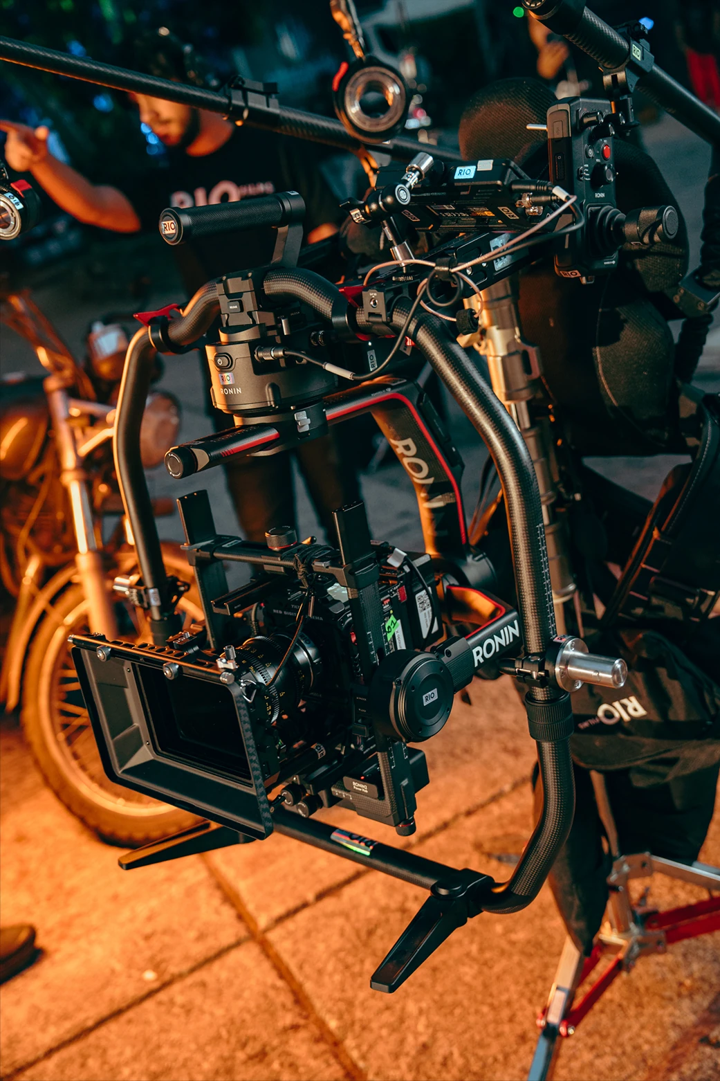 Cámara RED con estabilizador Ronin 2 preparada por RIO FILMS